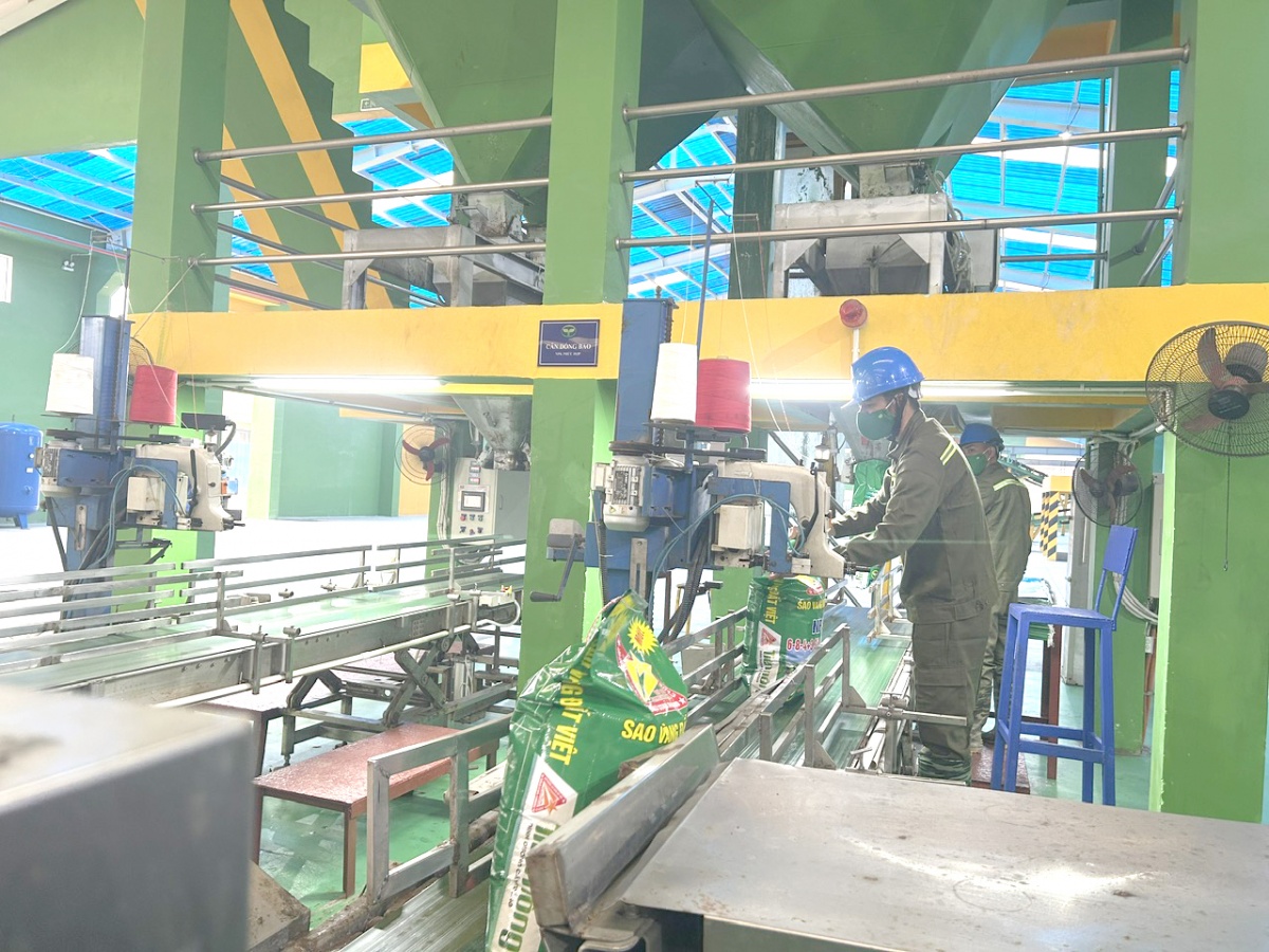 Hệ thống gắp bao tự động của Nhà máy Dinh dưỡng Cây trồng Tiến Nông, tại phường Ba đình, thị xã Bỉm Sơn, Thanh Hoá Hệ thống gắp bao tự động của Nhà máy Dinh dưỡng Cây trồng Tiến Nông, tại phường Ba đình, thị xã Bỉm Sơn, Thanh Hoá