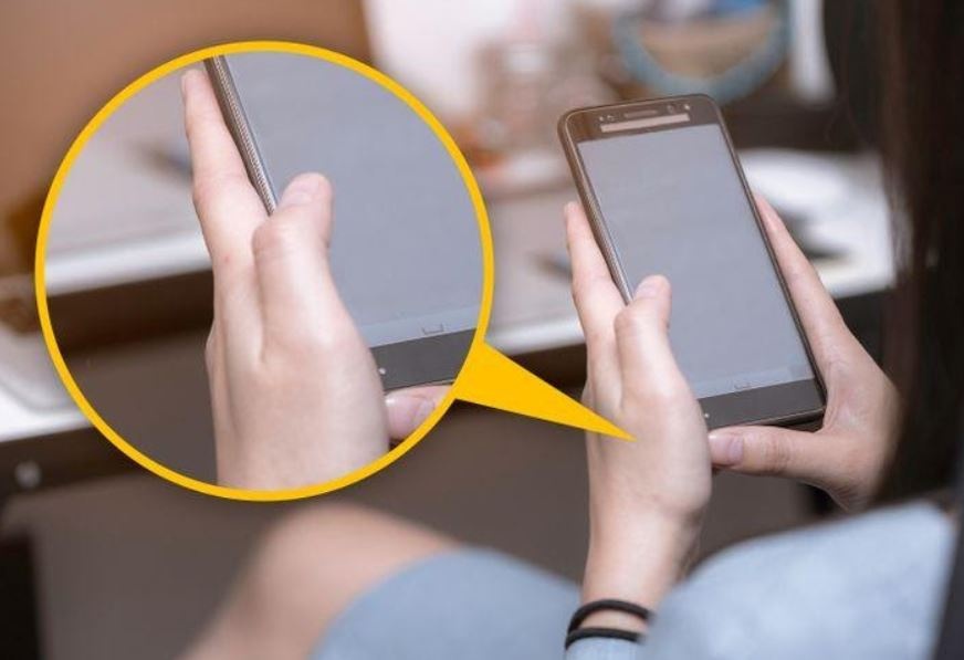 Nguy cơ tổn thương gân cơ tay do “nghiện” smartphone