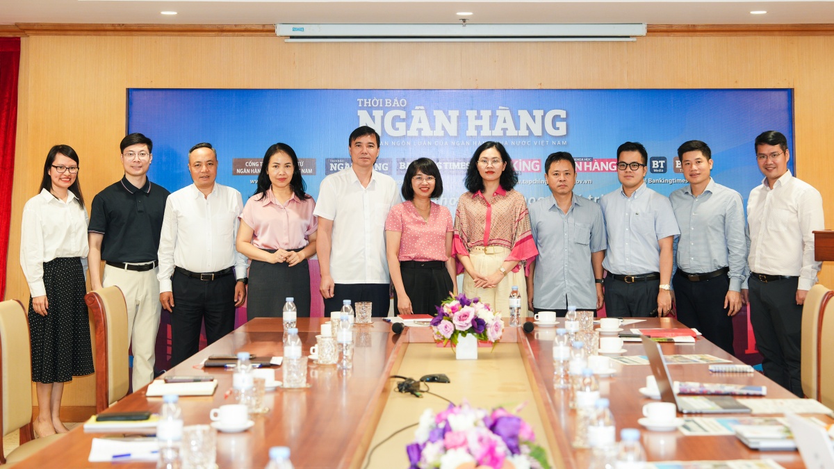 Tăng cường hợp tác toàn diện giữa Thời báo Ngân hàng và Học viện Ngân hàng