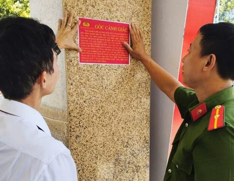 Sự phối hợp hiệu quả giữa ngân hàng và lực lượng công an không chỉ góp phần ngăn chặn các vụ lừa đảo kịp thời, mà còn củng cố niềm tin của người dân.