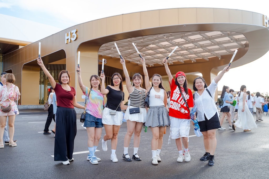 Vừa đu concert, vừa check in sống ảo tại Trung tâm Triển lãm Việt Nam Vừa đu concert, vừa check in sống ảo tại Trung tâm Triển lãm Việt Nam