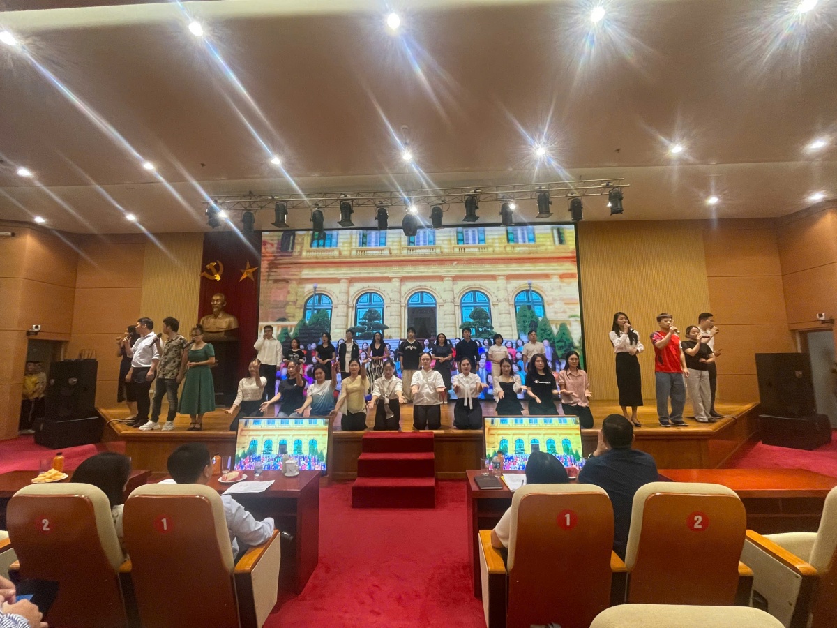 Họp công tác chuẩn bị Đại hội Đảng bộ NHNN lần thứ I Họp công tác chuẩn bị Đại hội Đảng bộ NHNN lần thứ I