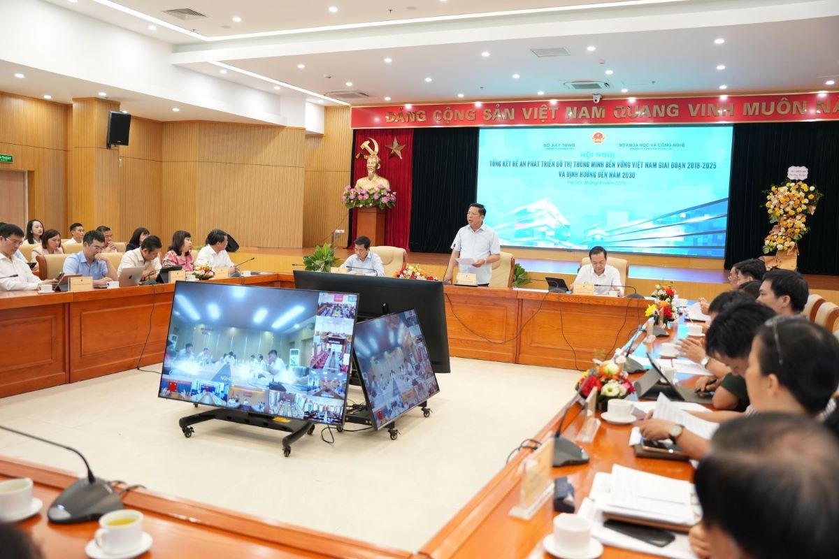 Bộ trưởng Bộ Xây dựng Trần Hồng Minh phát biểu tại hội nghị