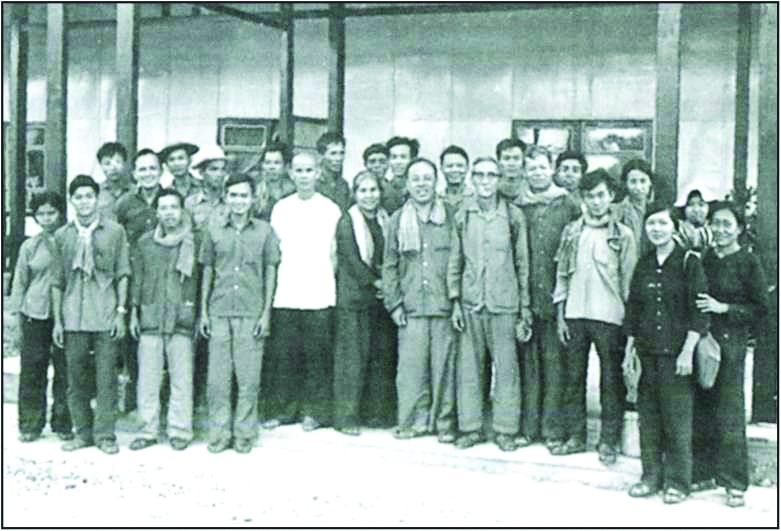 Đoàn cán bộ Vietcombank làm việc với Ban Kinh tài về số liệu của Trung ương chi viện cho B2 (năm 1972) Đoàn cán bộ Vietcombank làm việc với Ban Kinh tài về số liệu của Trung ương chi viện cho B2 (năm 1972)