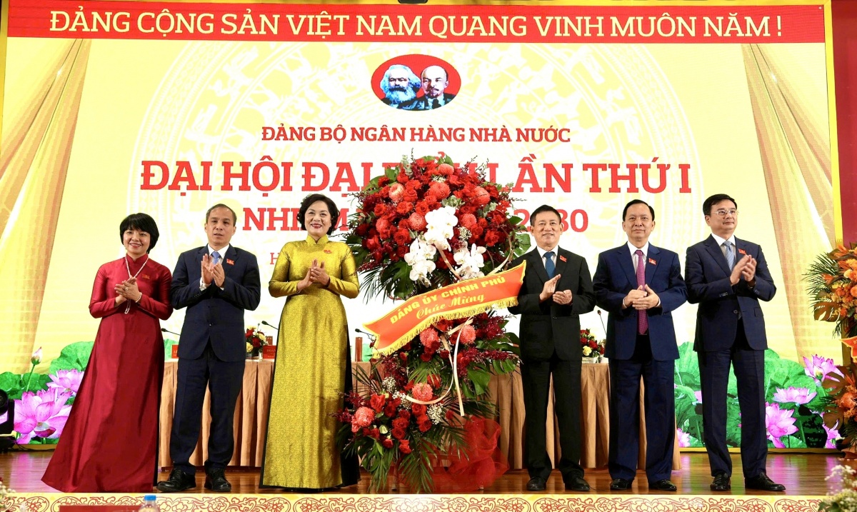 Hoàn thành tốt nhiệm vụ chính trị, góp phần ổn định kinh tế vĩ mô và thúc đẩy tăng trưởng