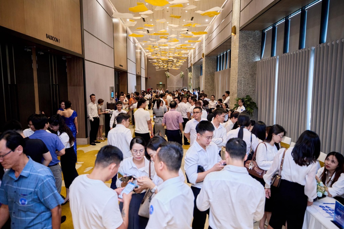 Dòng người tấp nập tại sự kiện mở bán, phản ánh sức hút của K-Park Avenue.