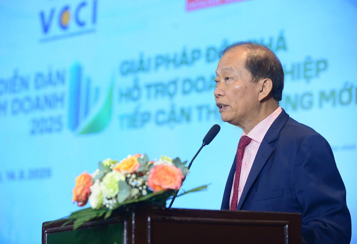 Ông Hoàng Quang Phòng, Phó Chủ tịch VCCI