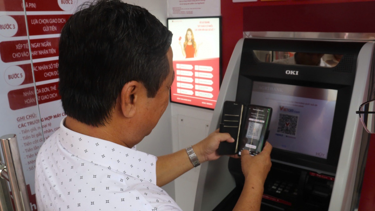 Agribank mang ngân hàng hiện đại đến Thạnh An, thắp sáng hy vọng phát triển Agribank mang ngân hàng hiện đại đến Thạnh An, thắp sáng hy vọng phát triển