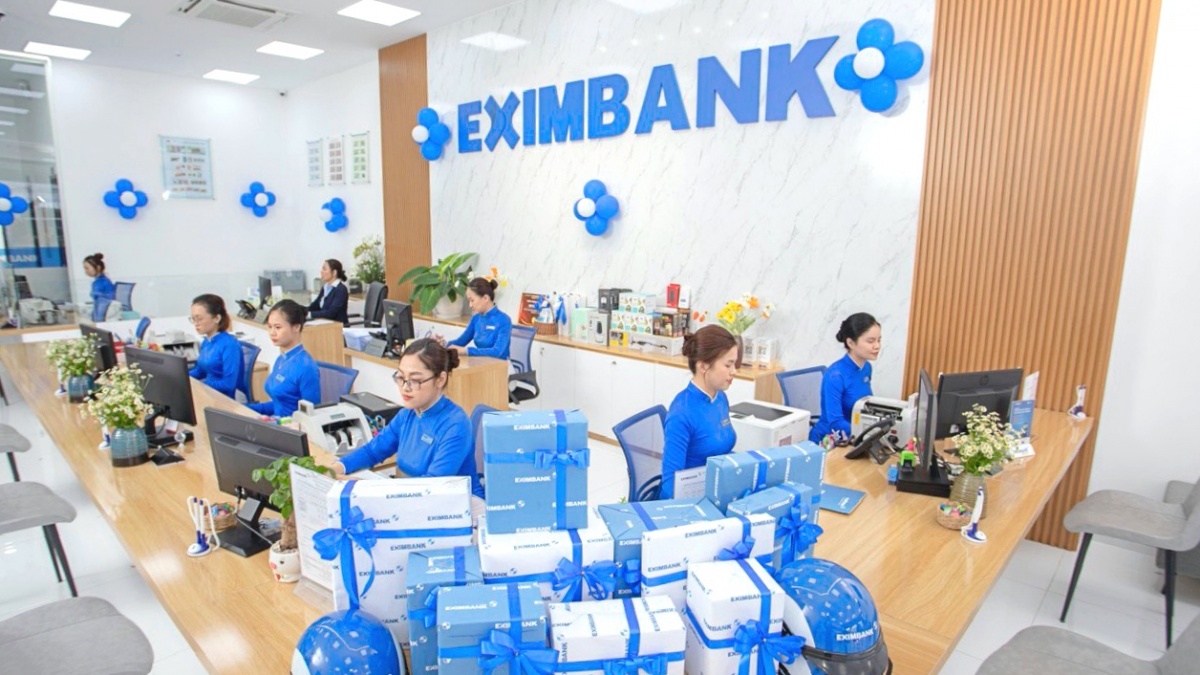 Eximbank tiếp tục được S&P Global Ratings xếp hạng B+ với triển vọng ổn định. Eximbank tiếp tục được S&P Global Ratings xếp hạng B+ với triển vọng ổn định.