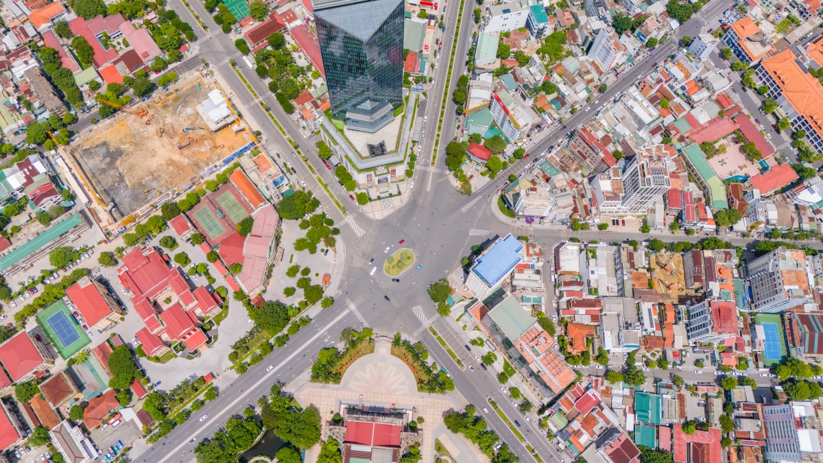 Dự án nằm gần ngã sáu trung tâm Huế, từ đây dễ dàng tỏa đi mọi hướng kết nối các khu vực quan trọng và tiện ích đẳng cấp của thành phố. Dự án nằm gần ngã sáu trung tâm Huế, từ đây dễ dàng tỏa đi mọi hướng kết nối các khu vực quan trọng và tiện ích đẳng cấp của thành phố.