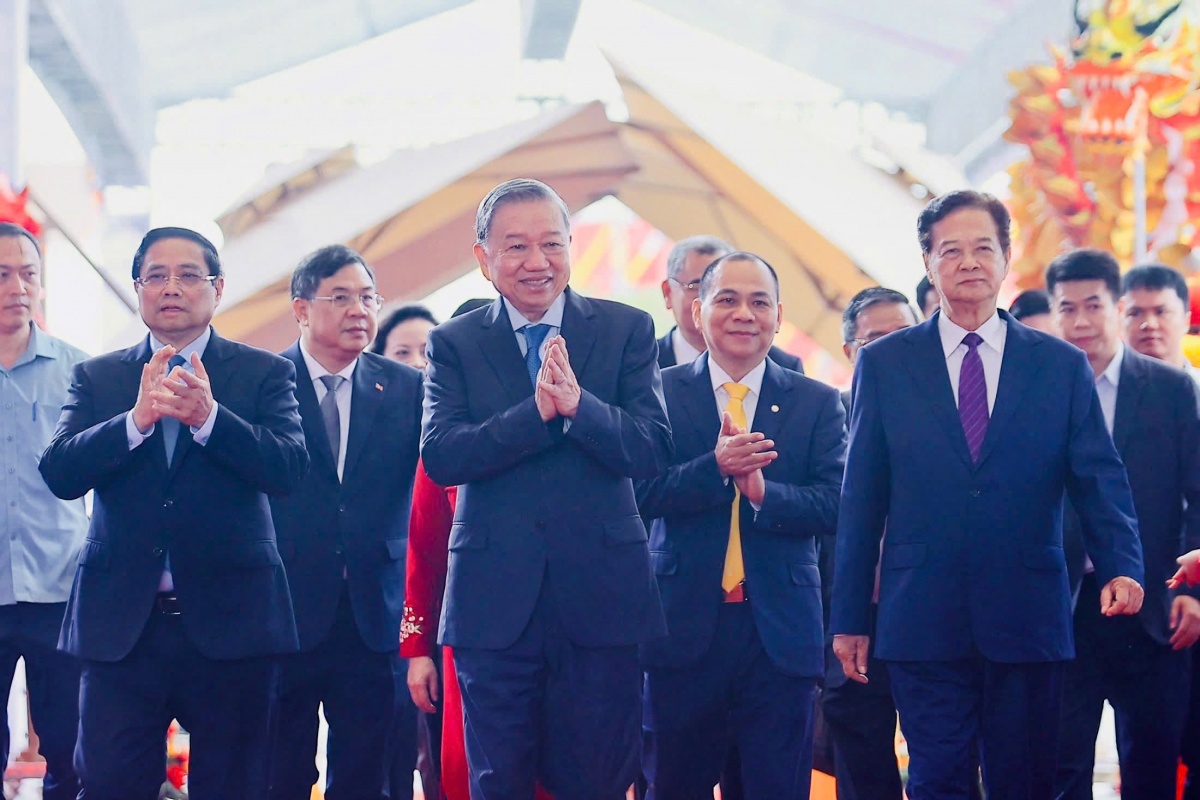 Tổng Bí thư Tô Lâm, Thủ tướng Chính Phủ Phạm Minh Chính, cùng các lãnh đạo, nguyên lãnh đạo Đảng, Nhà nước, Chính phủ, thành phố Hà Nội tham dự sự kiện Khánh thành Trung tâm Hội chợ Triển lãm Quốc gia Tổng Bí thư Tô Lâm, Thủ tướng Chính Phủ Phạm Minh Chính, cùng các lãnh đạo, nguyên lãnh đạo Đảng, Nhà nước, Chính phủ, thành phố Hà Nội tham dự sự kiện Khánh thành Trung tâm Hội chợ Triển lãm Quốc gia