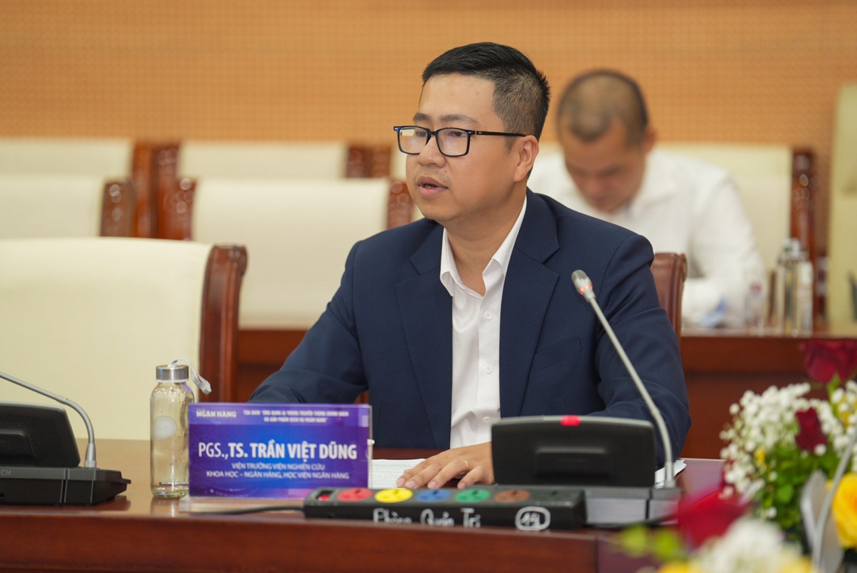 PGS.TS. Phạm Mạnh Hùng, Phó Viện trưởng Viện Nghiên cứu Khoa học Ngân hàng (Học viện Ngân hàng) PGS.TS. Phạm Mạnh Hùng, Phó Viện trưởng Viện Nghiên cứu Khoa học Ngân hàng (Học viện Ngân hàng)