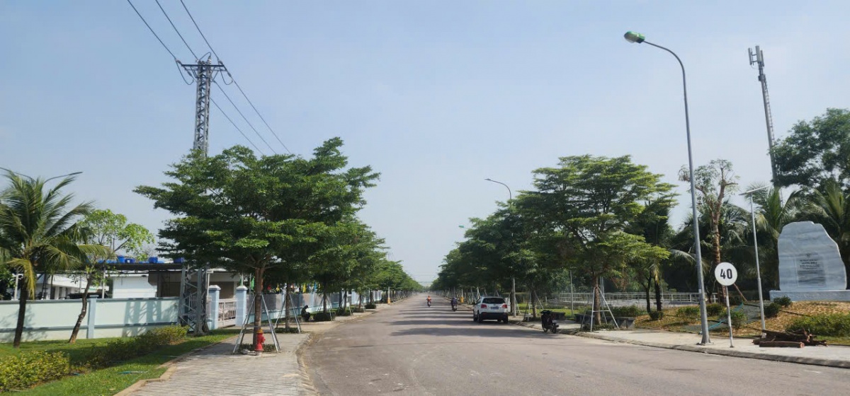 Đà Nẵng - với lợi thế đi trước, hoàn toàn có cơ hội trở thành “điểm sáng” về khu công nghiệp sinh thái. Đà Nẵng - với lợi thế đi trước, hoàn toàn có cơ hội trở thành “điểm sáng” về khu công nghiệp sinh thái.