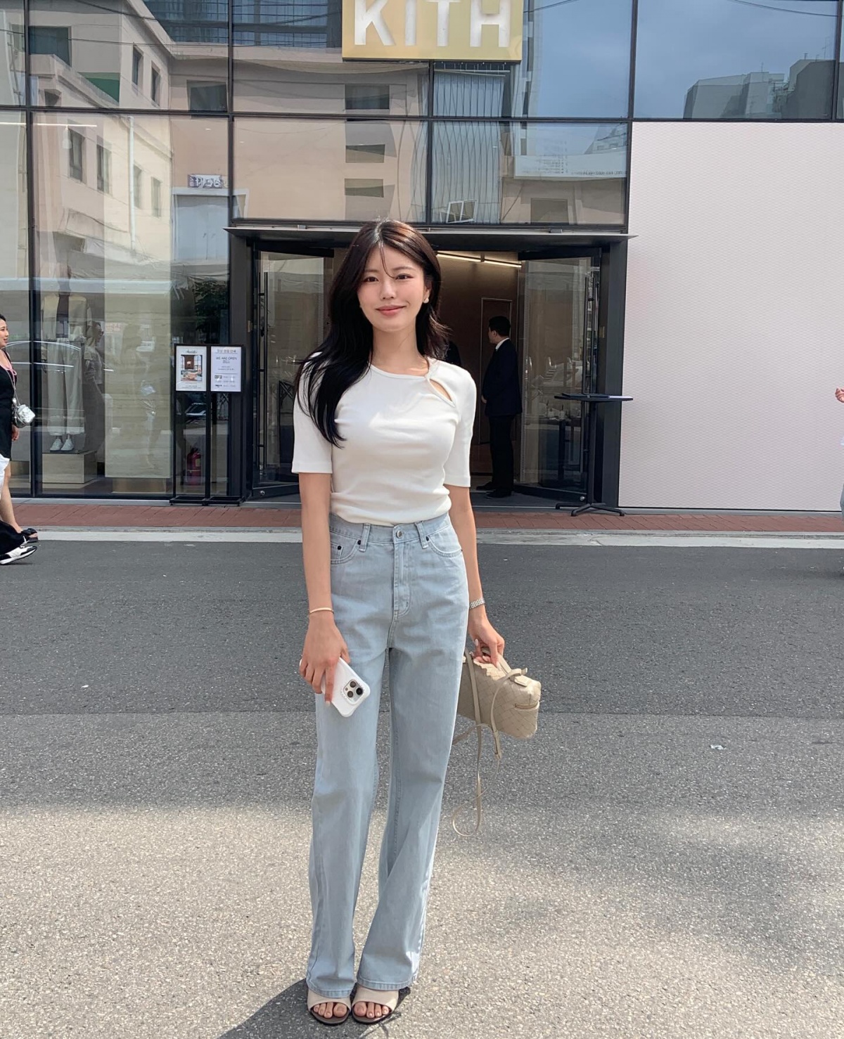 Gợi ý 4 kiểu áo mùa thu mix quần jeans chuẩn phong cách Gợi ý 4 kiểu áo mùa thu mix quần jeans chuẩn phong cách