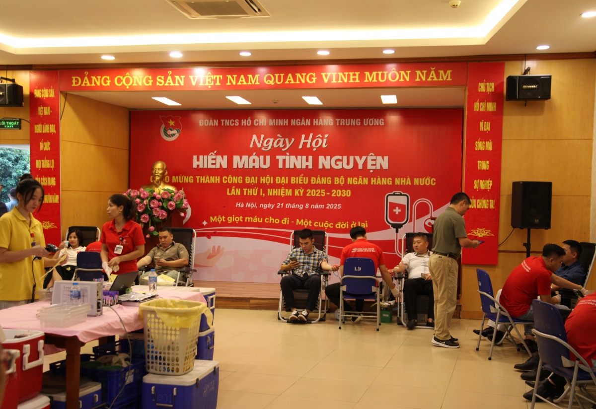 Đoàn Thanh niên NHTW tổ chức Ngày hội Hiến máu tình nguyện năm 2025 Đoàn Thanh niên NHTW tổ chức Ngày hội Hiến máu tình nguyện năm 2025