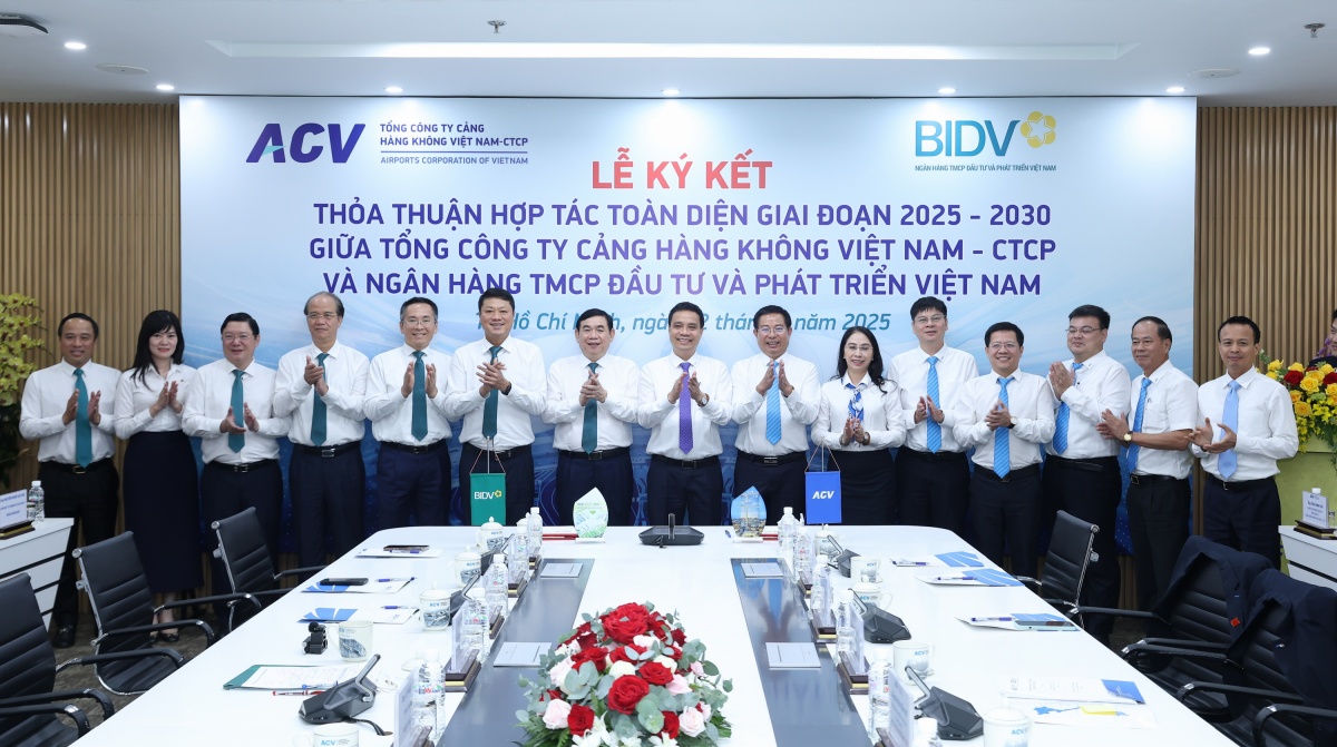 Lãnh đạo BIDV và ACV chúc mừng thành công Lễ ký kết Lãnh đạo BIDV và ACV chúc mừng thành công Lễ ký kết