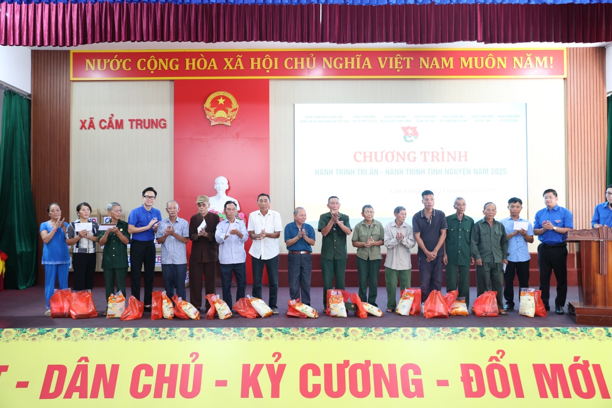 Hành trình tri ân - Hành trình tình nguyện năm 2025 nơi mảnh đất Hà Tĩnh anh hùng