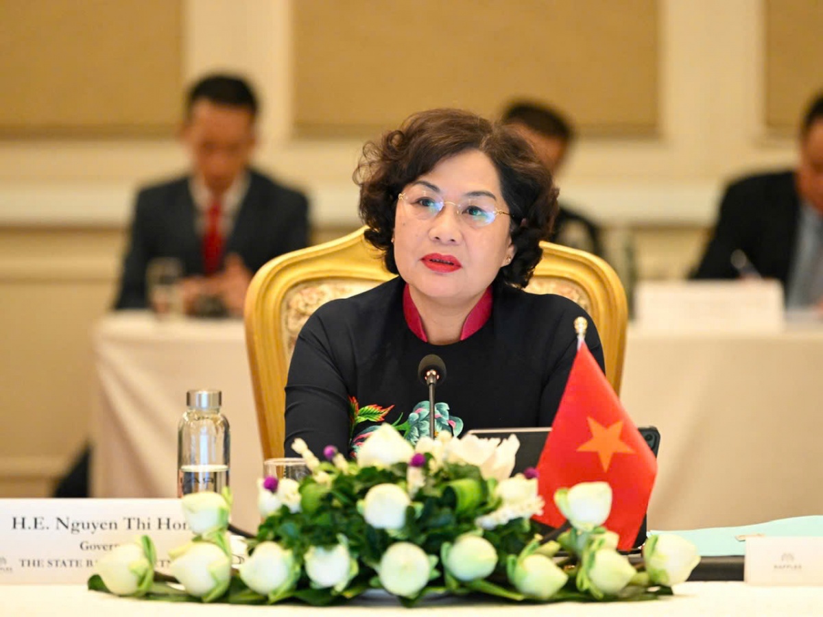 Thống đốc Nguyễn Thị Hồng tại phiên thảo luận mở Thống đốc Nguyễn Thị Hồng tại phiên thảo luận mở