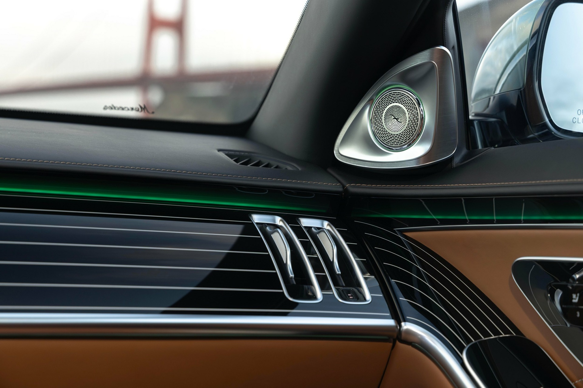 S680 Emerald Isle: Sedan siêu sang của Maybach mang hương gỗ và muối biển