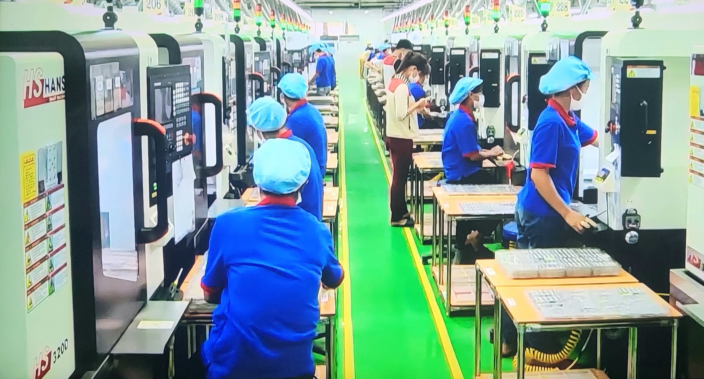 Việt Nam đang tham gia mạnh mẽ vào chuỗi giá trị toàn cầu, nhưng chủ yếu ở khâu lắp ráp, gia công 
