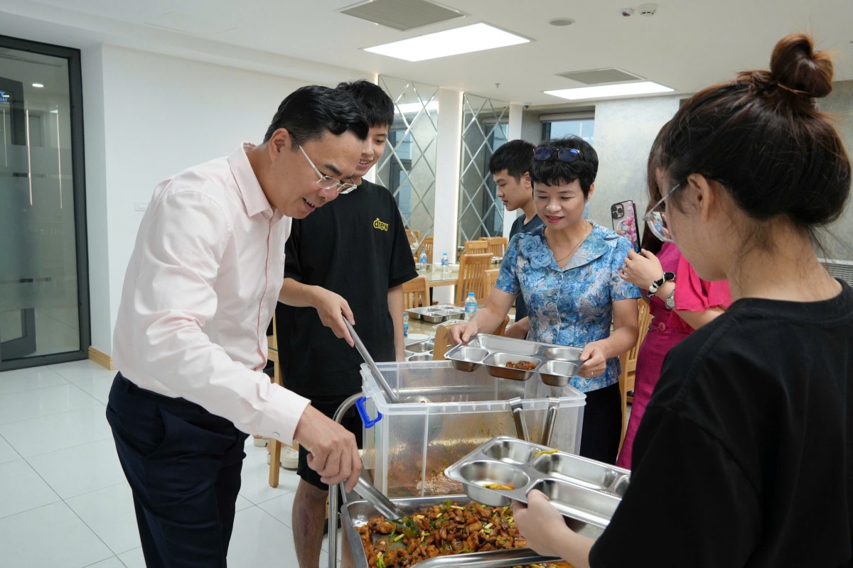 Ấm áp “Bữa cơm công đoàn” tại CIC