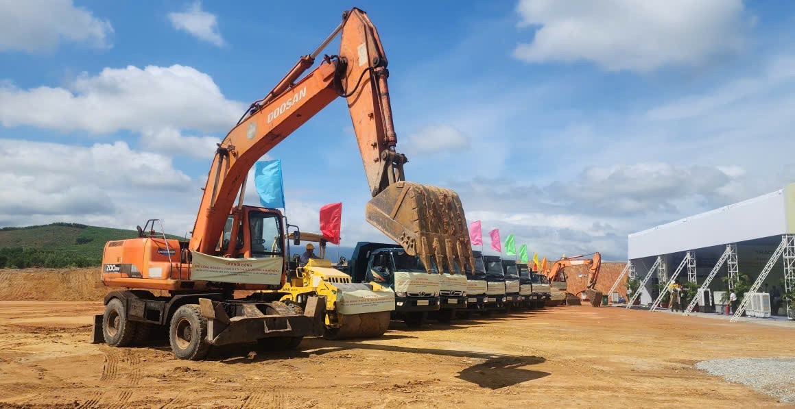 Để bảo đảm tiến độ, chất lượng và hiệu quả, lãnh đạo TP. Đà Nẵng đề nghị THACO tập trung nguồn lực, hoàn thiện thiết kế - dự toán, lựa chọn nhà thầu đủ năng lực, thi công an toàn, đúng quy chuẩn kỹ thuật.