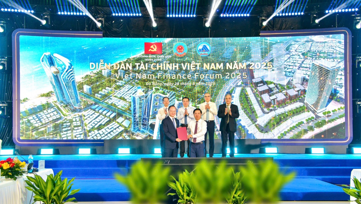 Vietcombank và UBND TP. Đà Nẵng hợp tác phát triển dịch vụ tại Trung tâm Tài chính Quốc tế Việt Nam