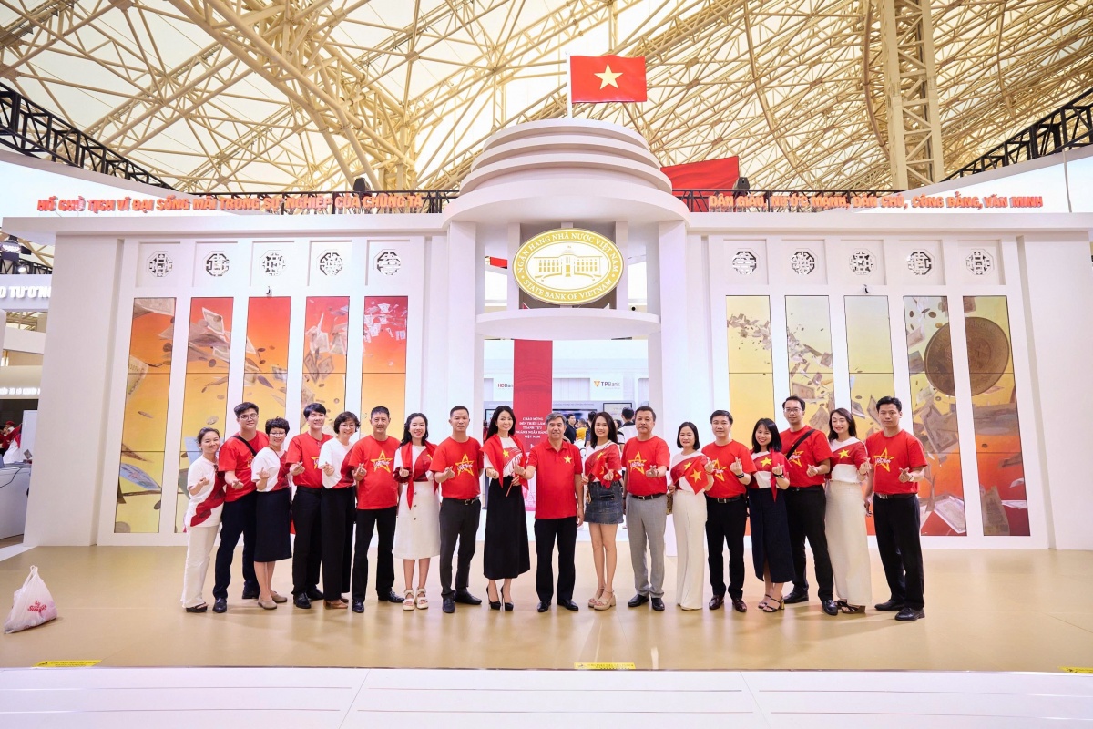 Công đoàn Ngân hàng Việt Nam: Gắn truyền thống với trách nhiệm hôm nay Công đoàn Ngân hàng Việt Nam: Gắn truyền thống với trách nhiệm hôm nay