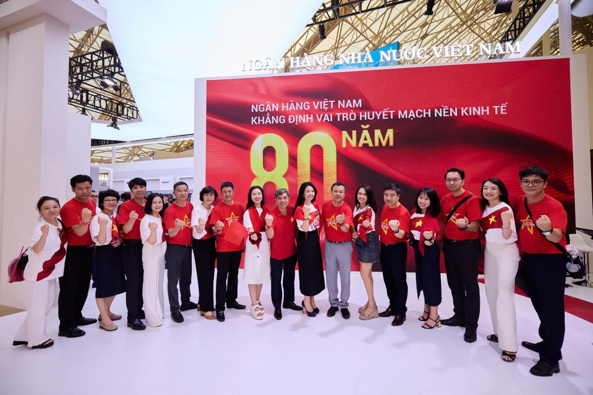 Công đoàn Ngân hàng Việt Nam: Gắn truyền thống với trách nhiệm hôm nay Công đoàn Ngân hàng Việt Nam: Gắn truyền thống với trách nhiệm hôm nay