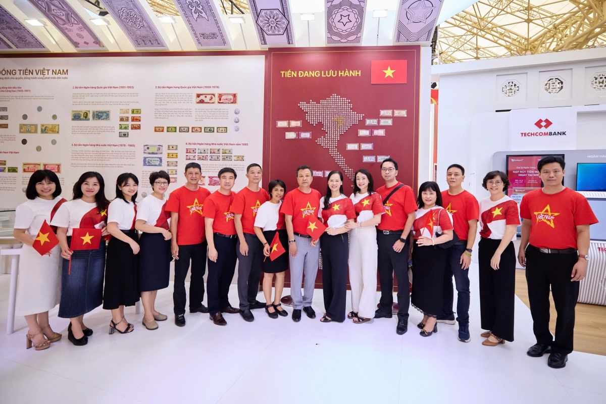 Công đoàn Ngân hàng Việt Nam: Gắn truyền thống với trách nhiệm hôm nay Công đoàn Ngân hàng Việt Nam: Gắn truyền thống với trách nhiệm hôm nay