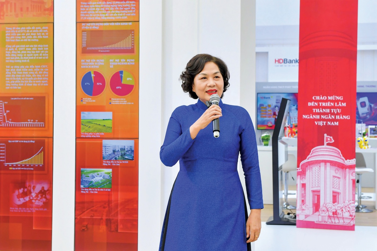 Thống đốc Nguyễn Thị Hồng phát biểu khai mạc không gian triển lãm thành tựu ngành Ngân hàng