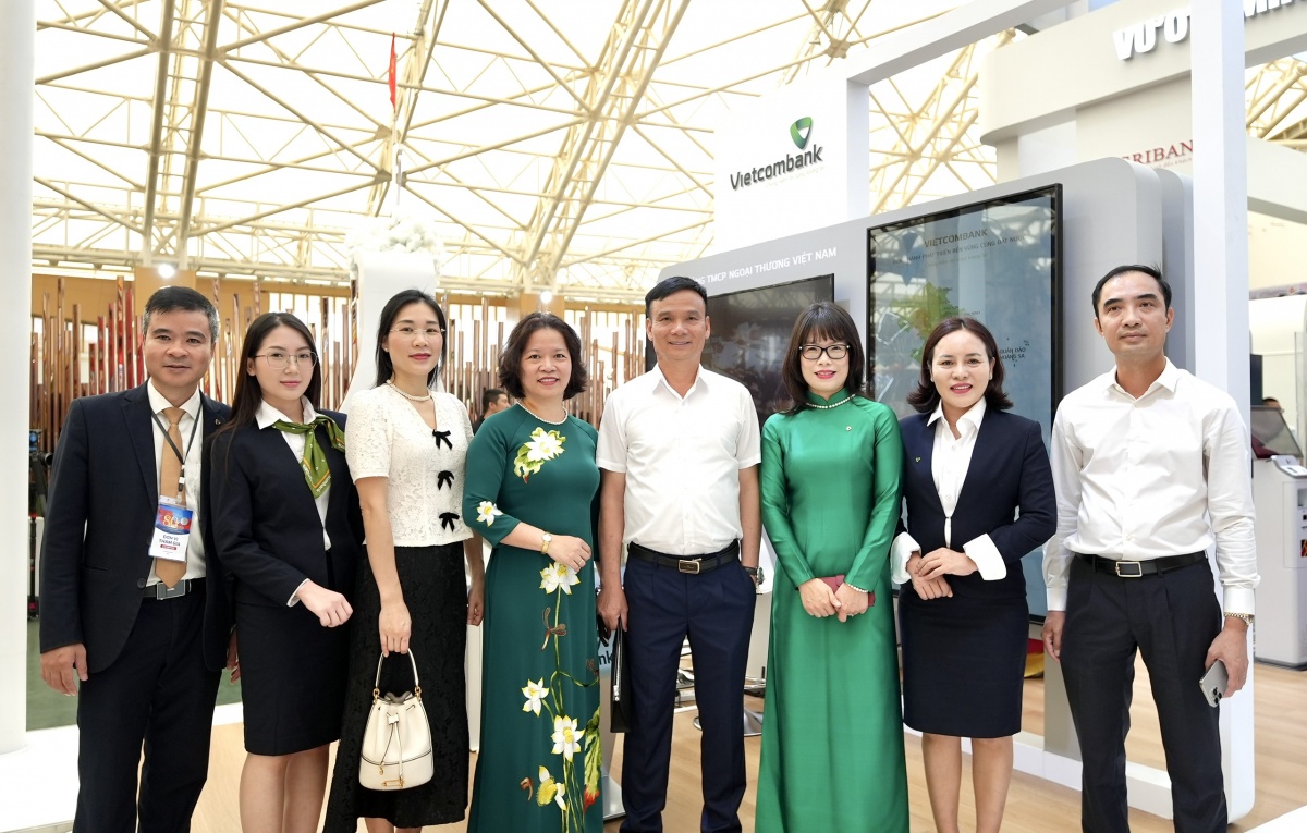 Vietcombank tham gia Triển lãm “80 năm hành trình Độc lập - Tự do - Hạnh phúc” Vietcombank tham gia Triển lãm “80 năm hành trình Độc lập - Tự do - Hạnh phúc”