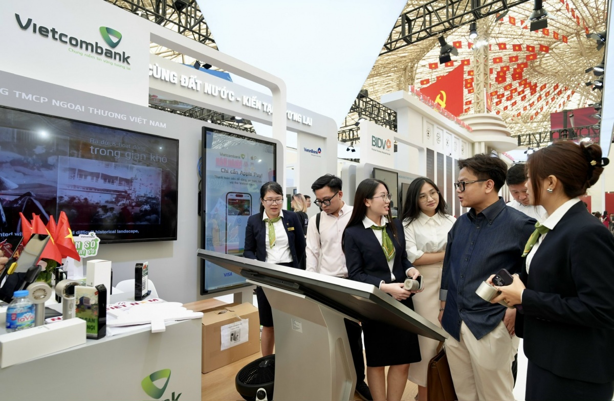 Vietcombank tham gia Triển lãm “80 năm hành trình Độc lập - Tự do - Hạnh phúc” Vietcombank tham gia Triển lãm “80 năm hành trình Độc lập - Tự do - Hạnh phúc”