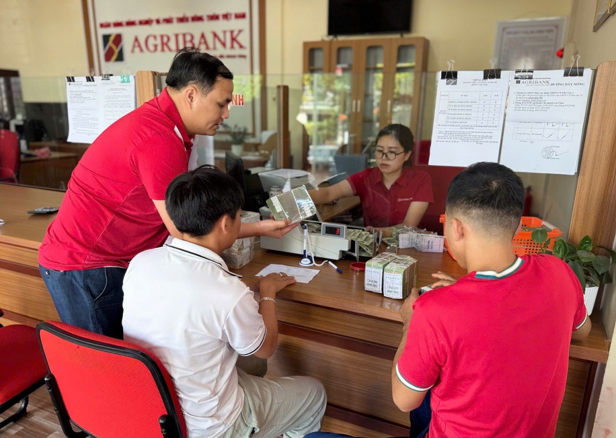 Agribank làm việc xuyên lễ, bảo đảm quà Quốc khánh 2/9 đến người dân kịp thời