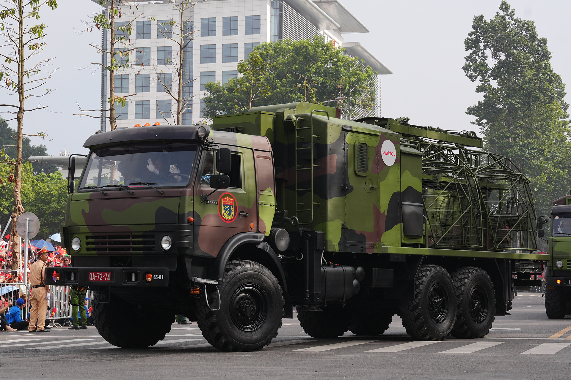 Hàng loạt vũ khí, khí tài hiện đại xuất hiện trong lễ diễu binh, diễu hành A80