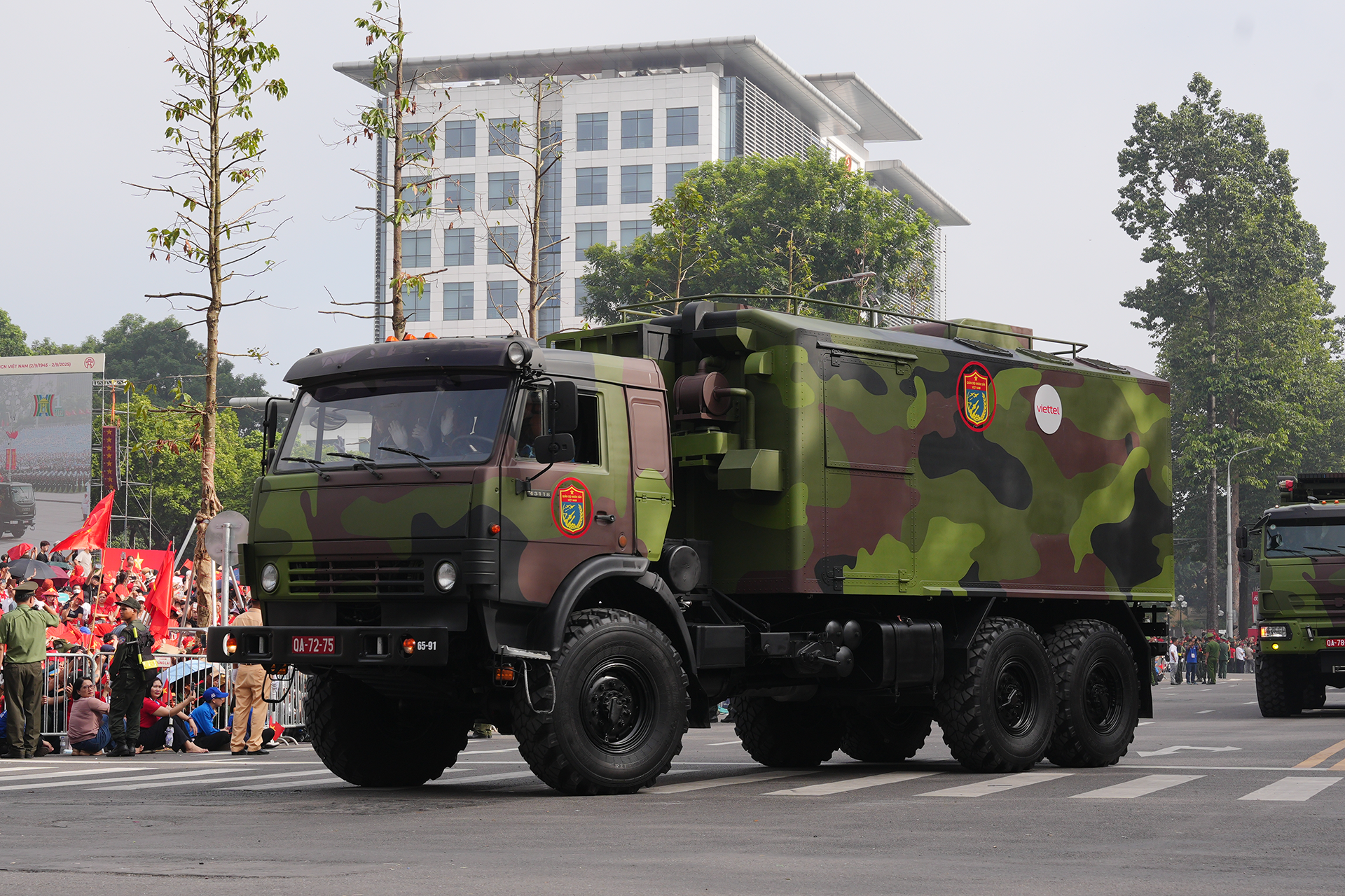 Hàng loạt vũ khí, khí tài hiện đại xuất hiện trong lễ diễu binh, diễu hành A80