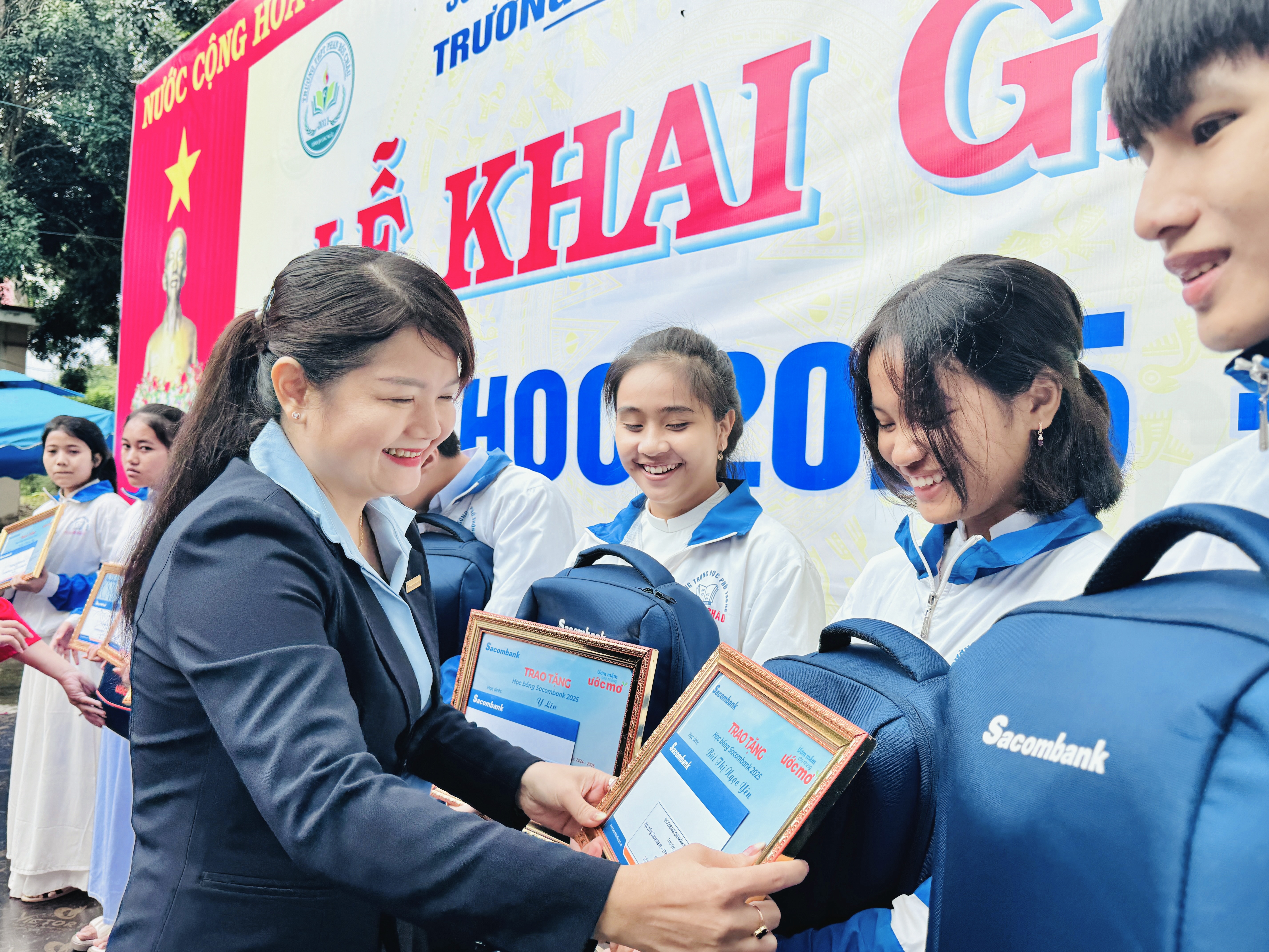 Sacombank “ươm mầm cho những ước mơ”, chung tay vun đắp thế hệ trẻ