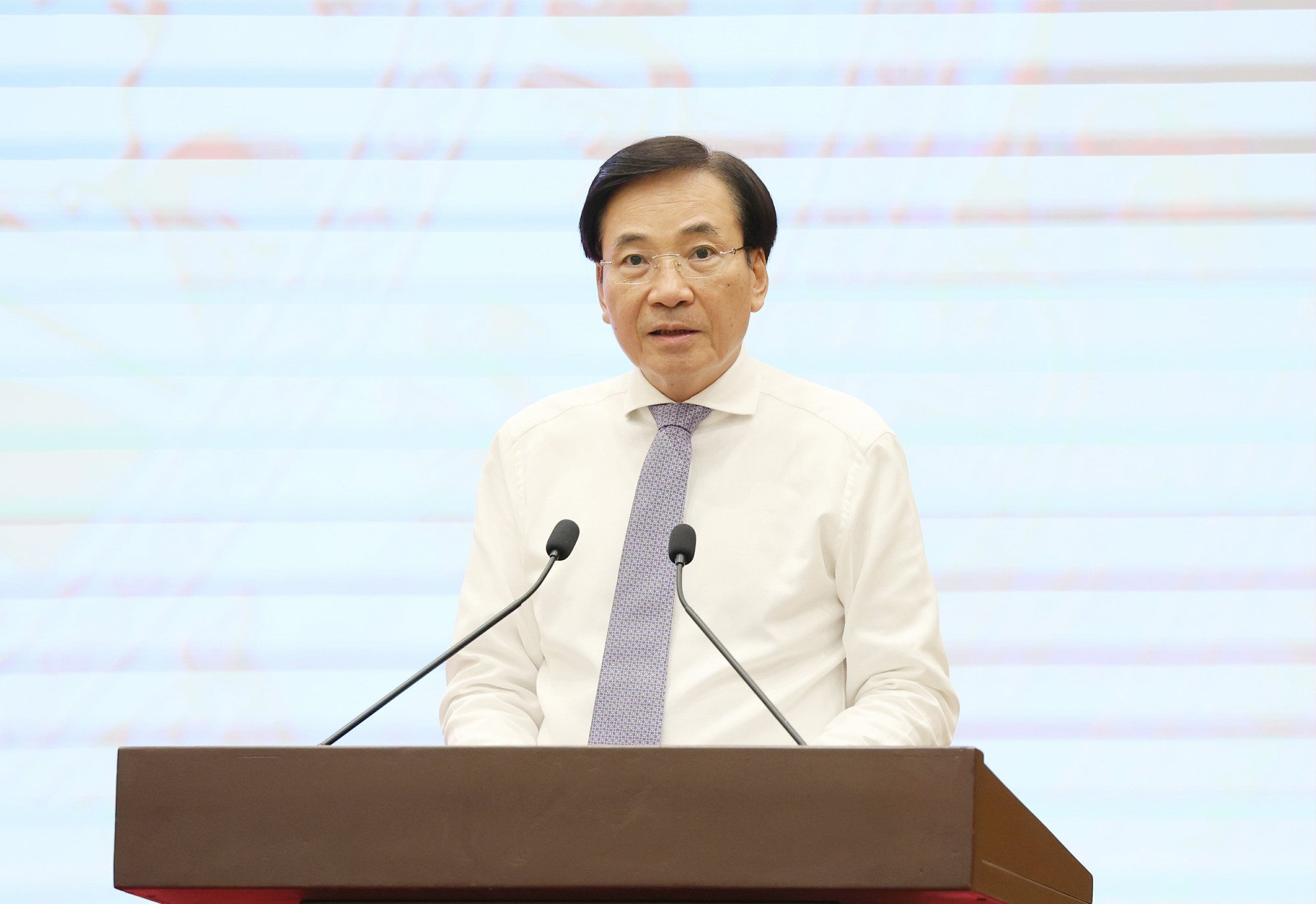 Bộ trưởng Trần Văn Sơn cung cấp thông tin cho báo chí - Ảnh: VGP Bộ trưởng Trần Văn Sơn cung cấp thông tin cho báo chí - Ảnh: VGP