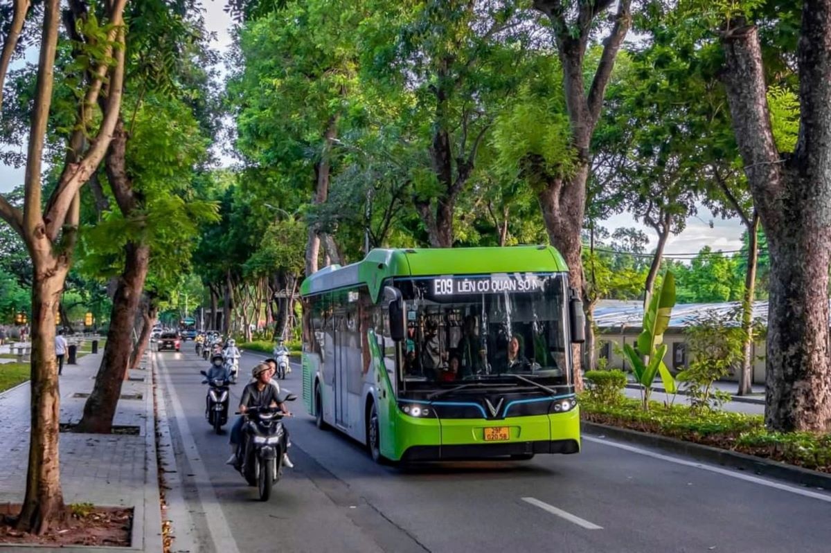 Đến hết năm 2030, toàn bộ hệ thống xe buýt Hà Nội sẽ chuyển sang sử dụng nhiên liệu sạch