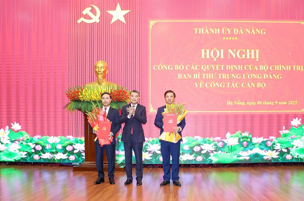 Ông Phạm Đức Ấn được bầu làm Chủ tịch UBND TP. Đà Nẵng Ông Phạm Đức Ấn được bầu làm Chủ tịch UBND TP. Đà Nẵng