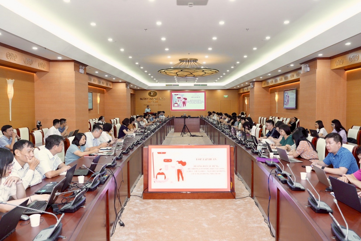 Tập huấn cơ sở dữ liệu về công chức, viên chức, người lao động của NHNN Tập huấn cơ sở dữ liệu về công chức, viên chức, người lao động của NHNN