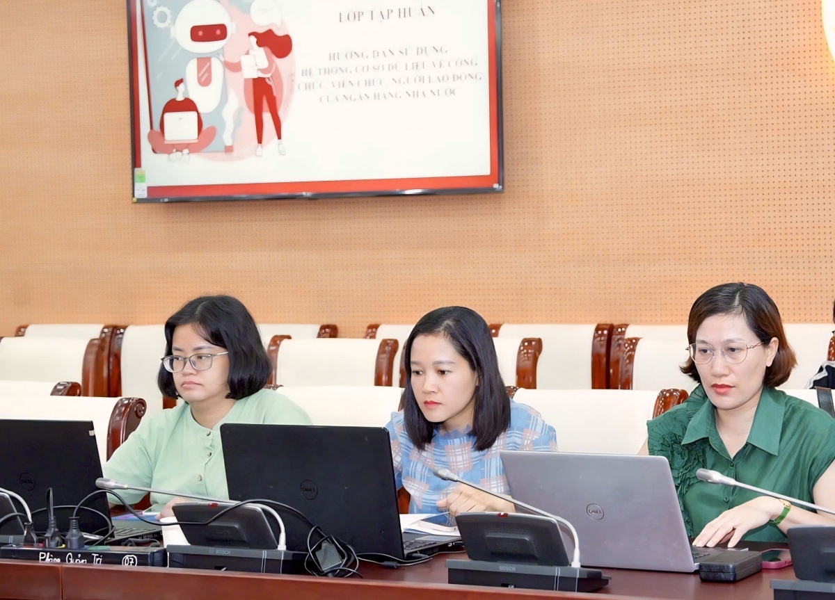 Tập huấn cơ sở dữ liệu về công chức, viên chức, người lao động của NHNN Tập huấn cơ sở dữ liệu về công chức, viên chức, người lao động của NHNN