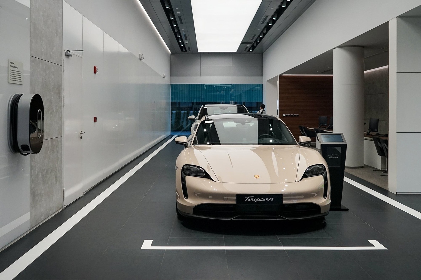 Porsche tiếp tục triệu hồi xe điện Taycan tại Việt Nam vì lỗi pin Porsche tiếp tục triệu hồi xe điện Taycan tại Việt Nam vì lỗi pin