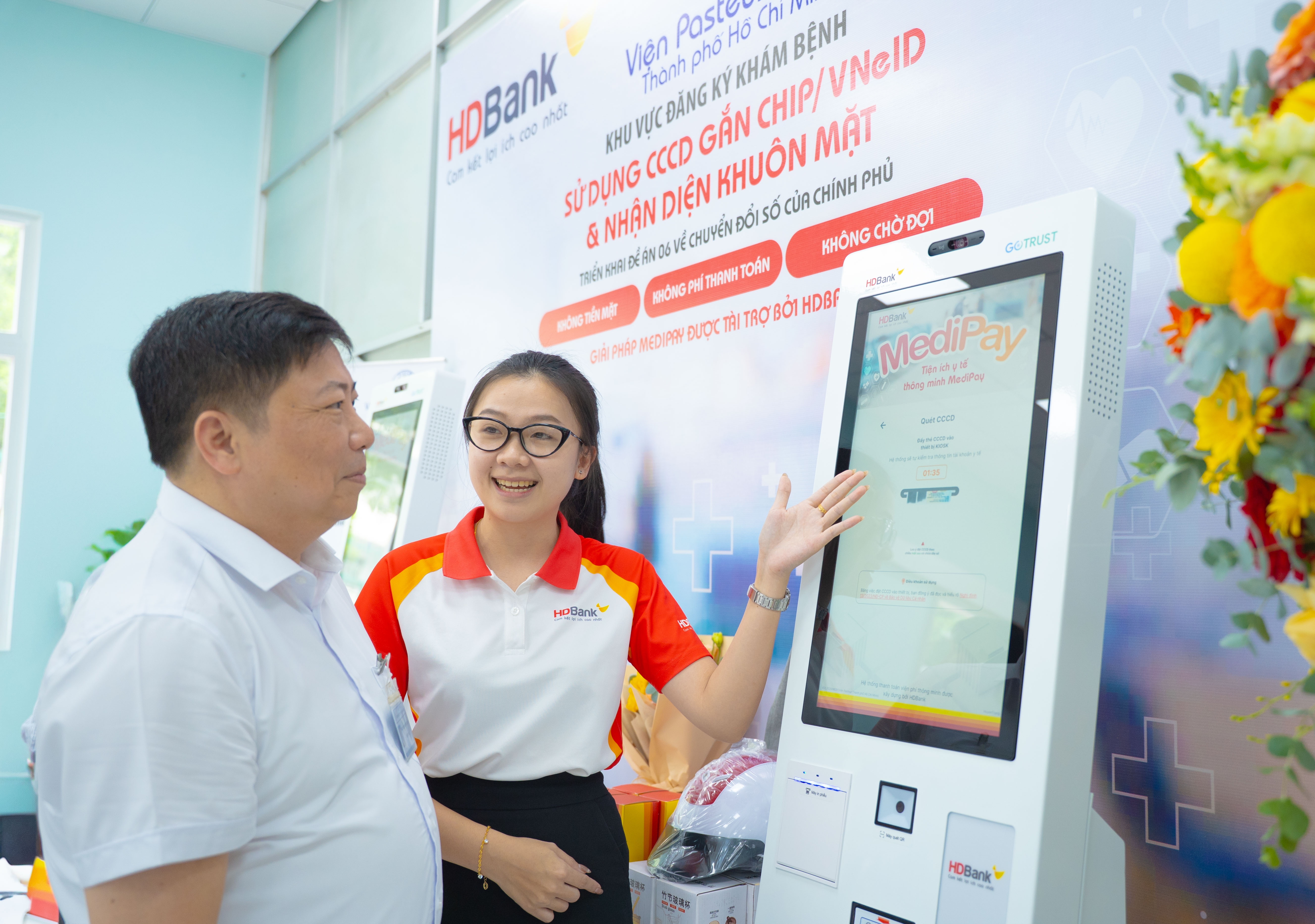 HDBank vận hành hệ thống Kiosk y tế thông minh tại Viện Pasteur TP. Hồ Chí Minh