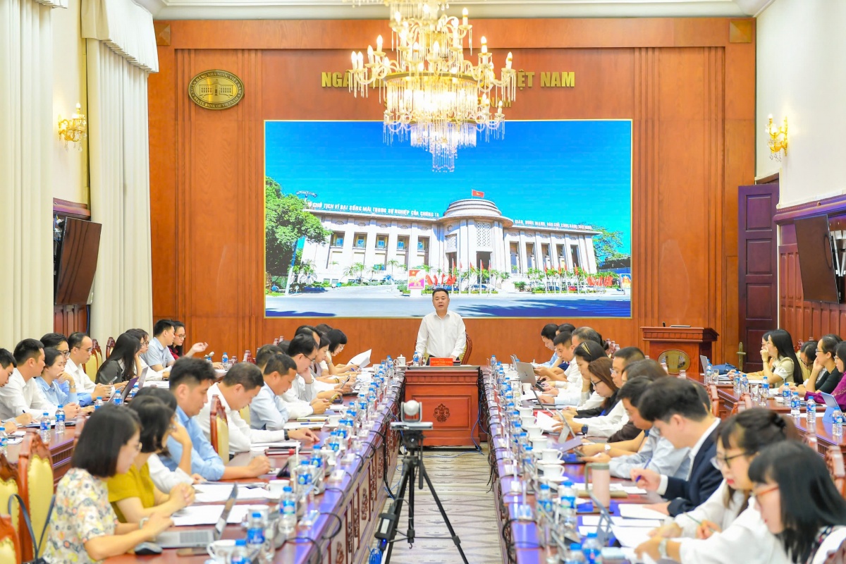 Hoàn thiện Nghị định hỗ trợ lãi suất: Thúc đẩy dòng vốn xanh vào khu vực kinh tế tư nhân Hoàn thiện Nghị định hỗ trợ lãi suất: Thúc đẩy dòng vốn xanh vào khu vực kinh tế tư nhân