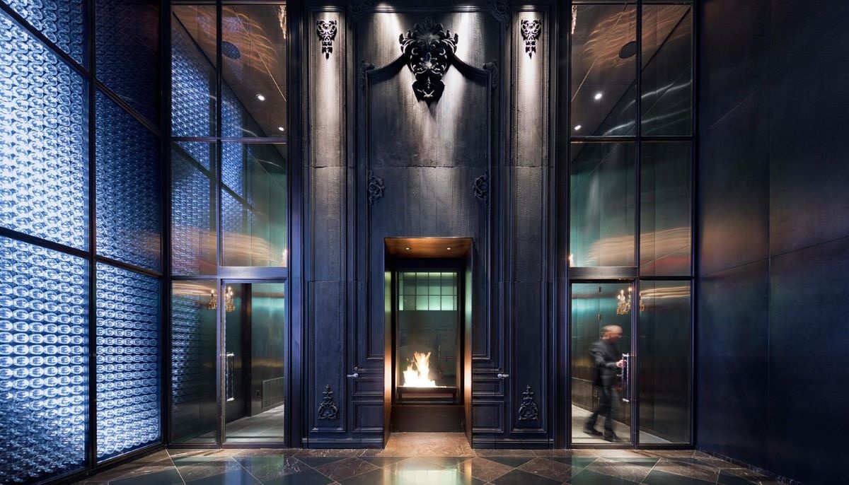 Đại sảnh rực rỡ với 15.000 mảnh pha lê tại Baccarat Hotel & Residences. Nguồn ảnh: Som.com Đại sảnh rực rỡ với 15.000 mảnh pha lê tại Baccarat Hotel & Residences. Nguồn ảnh: Som.com