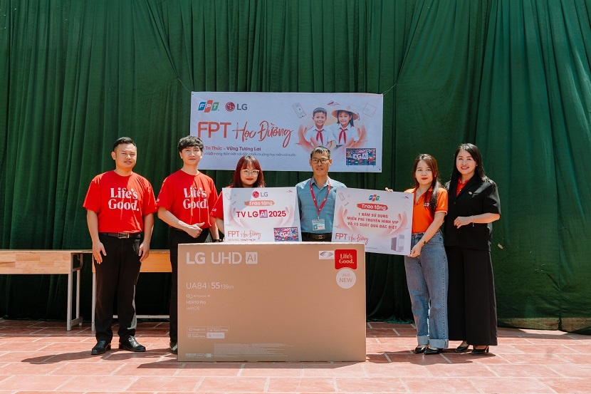 LG và FPT trao tặng TV LG Smart AI 4K cùng hệ thống FPT Internet, truyền hình FPT Play cho Trường PT Dân Tộc Bán Trú THCS Tìa Dình Bản Tìa Dình 1 Xã Tìa Dình Điện Biên LG và FPT trao tặng TV LG Smart AI 4K cùng hệ thống FPT Internet, truyền hình FPT Play cho Trường PT Dân Tộc Bán Trú THCS Tìa Dình Bản Tìa Dình 1 Xã Tìa Dình Điện Biên