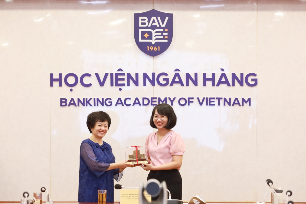 Khởi động dự án quốc tế thúc đẩy tài chính xanh và bền vững tại các ngân hàng Khởi động dự án quốc tế thúc đẩy tài chính xanh và bền vững tại các ngân hàng