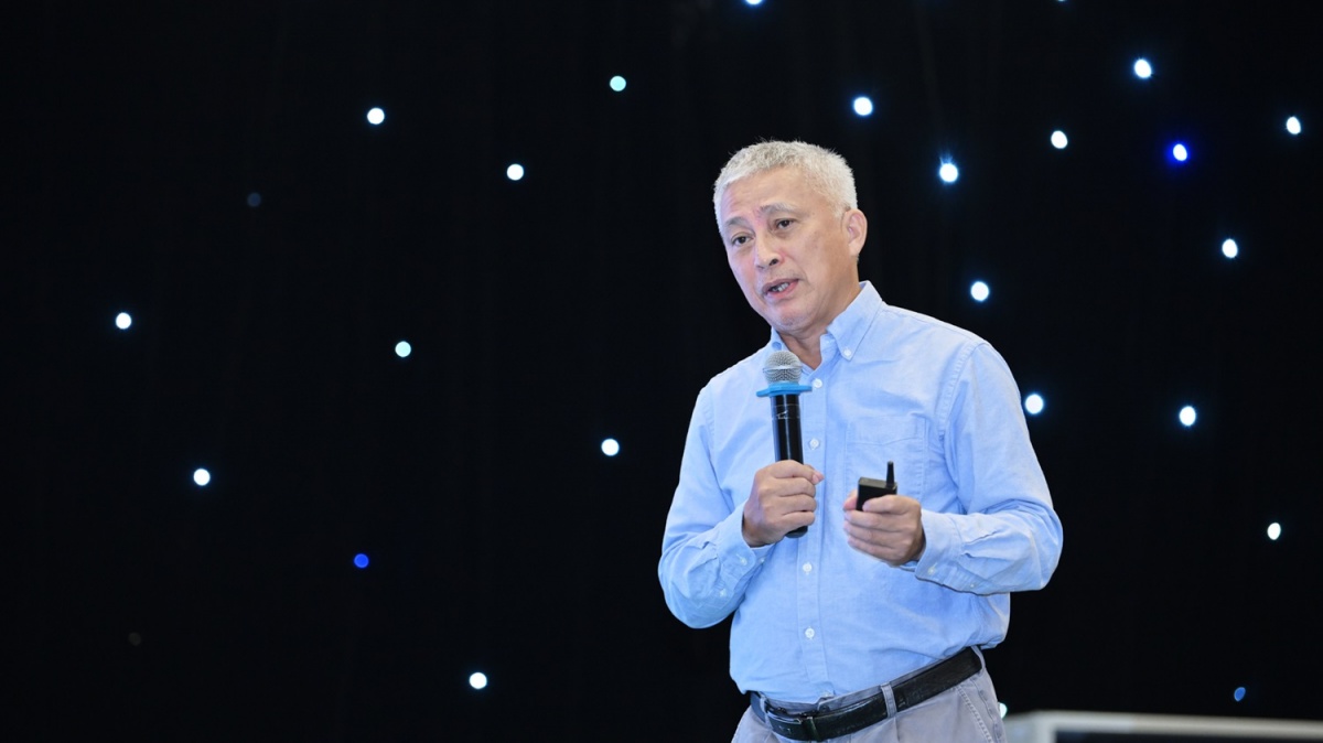 TS. Hoàng Dương Tùng, Chủ tịch Mạng lưới Không khí sạch Việt Nam chia sẻ tại tọa đàm TS. Hoàng Dương Tùng, Chủ tịch Mạng lưới Không khí sạch Việt Nam chia sẻ tại tọa đàm