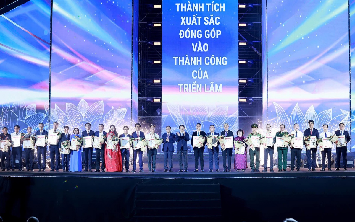 Ngành Ngân hàng xuất sắc giành cú đúp giải thưởng tại Triển lãm Thành tựu Đất nước Ngành Ngân hàng xuất sắc giành cú đúp giải thưởng tại Triển lãm Thành tựu Đất nước